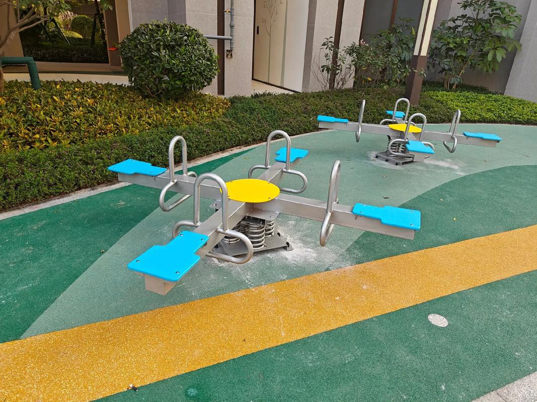 中山遠洋天著架空層小非標,搖馬蹺蹺板健身康體設施整體完工啦